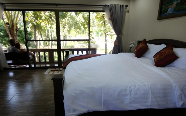 Little Teak Home Stay – Guest Rooms – San Sai