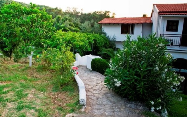 Dinas Studios & Apts