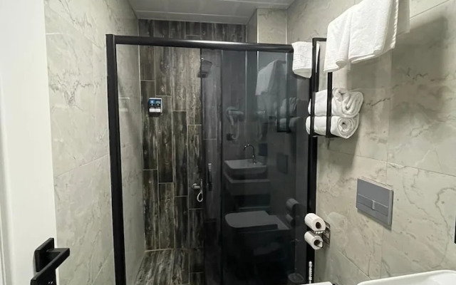 Newton Otel