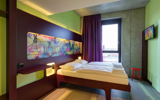 MEININGER Hotel Berlin East Side Gallery