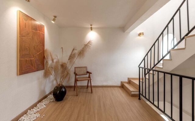 Distant Mountain Guesthouse