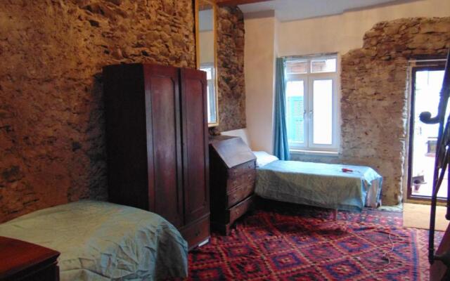 Via Liberale Sleeps 8 Isolabona Italy