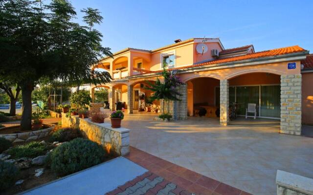 Apartments Nikaia