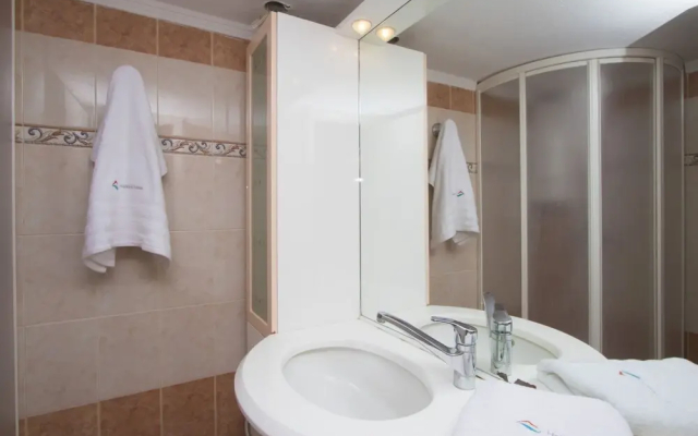 Encore Seaside Villa, Posidi