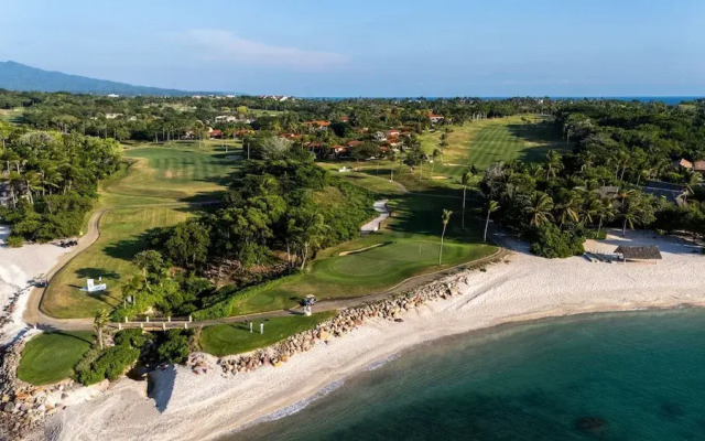 Palmas 16 Pacifico Golf Course Concierge