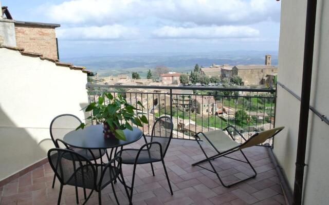 Historic Center Apartment with Private Garage