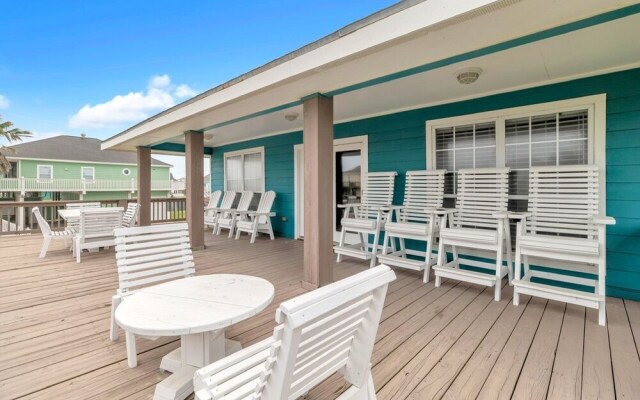 Windsical Escape 2 Bedroom Home by RedAwning