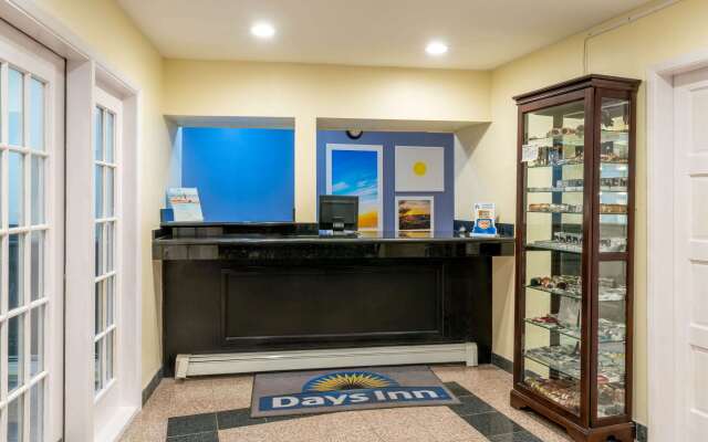 Days Inn by Wyndham Grants