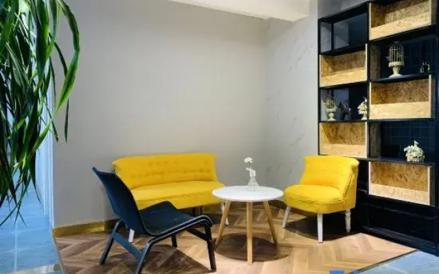Kulunqi Tongxiang Youth Hostel
