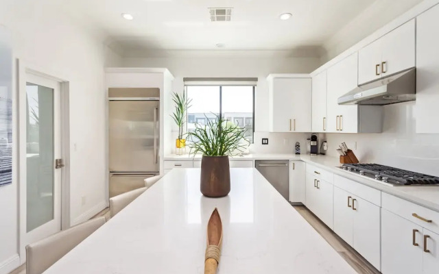 NEW Desert Standard Modern 3-level Oasis