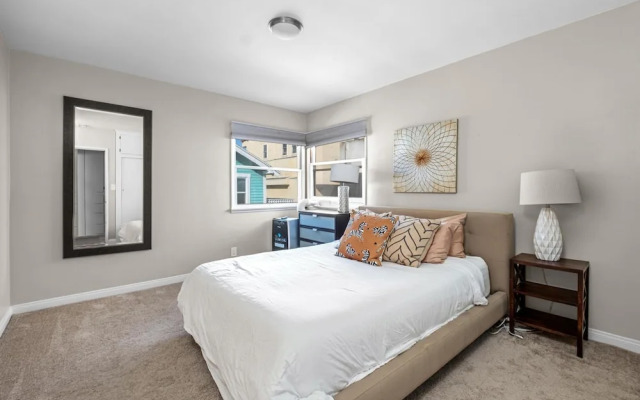 Beachside Apt With Laundry AC Patio