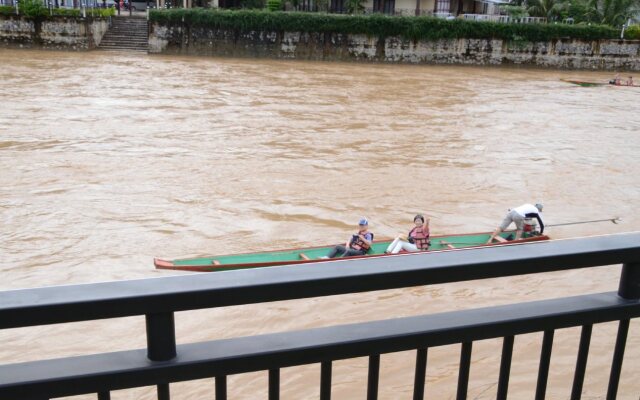 Saksiri Riverside Boutique Hotel