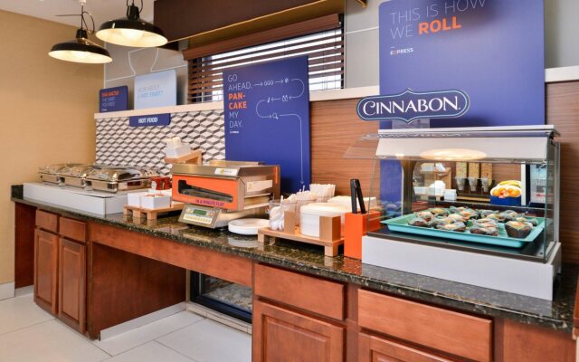 Holiday Inn Express Hotel & Suites West Chester by IHG