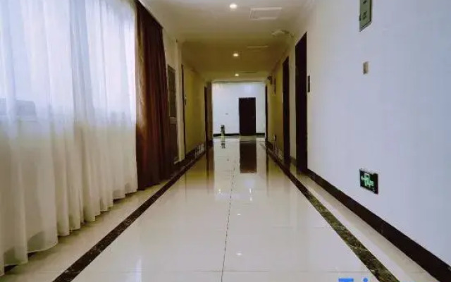 Yuyao Liangnong Hotel