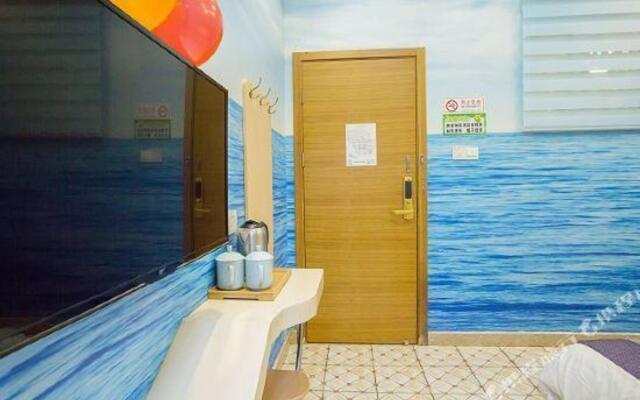 Shanghai Aishang Collection Hotel (Caohejing Hongmei Road Subway Station)