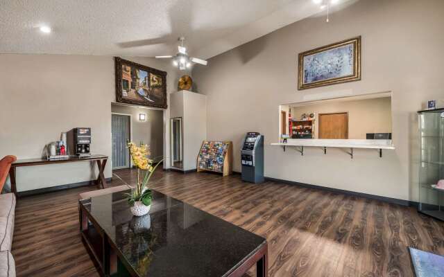 Econo Lodge San Antonio near SeaWorld - Medical Center