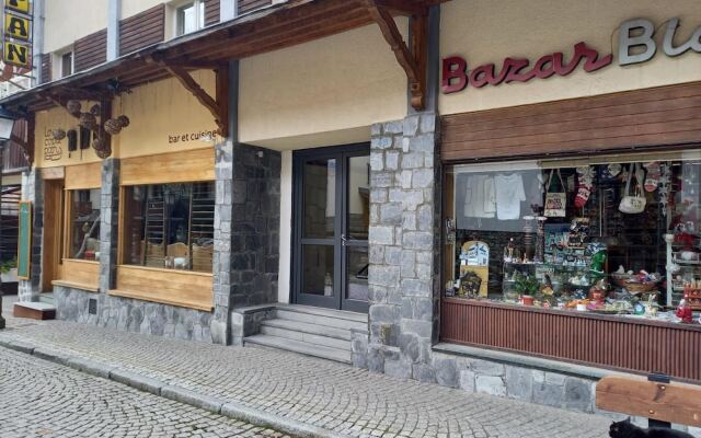 Newly Renovated Apartment in Cervinia's Heart