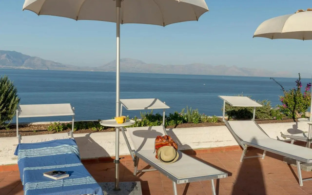 Perla del Golfo Resort