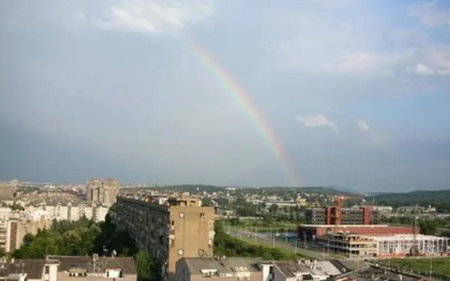 12 Monkeys Studio Apartment