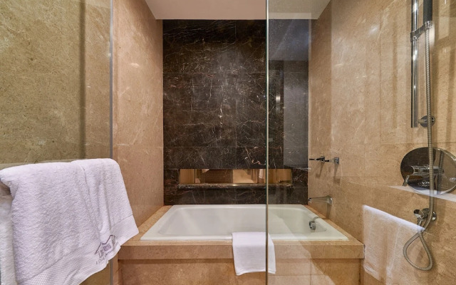 HeeFun Apartment GZ - Poly World Trading Center