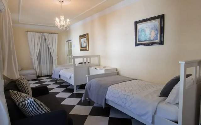 Orangesquare-4bedroom -4 Bathrooms-8 Guests
