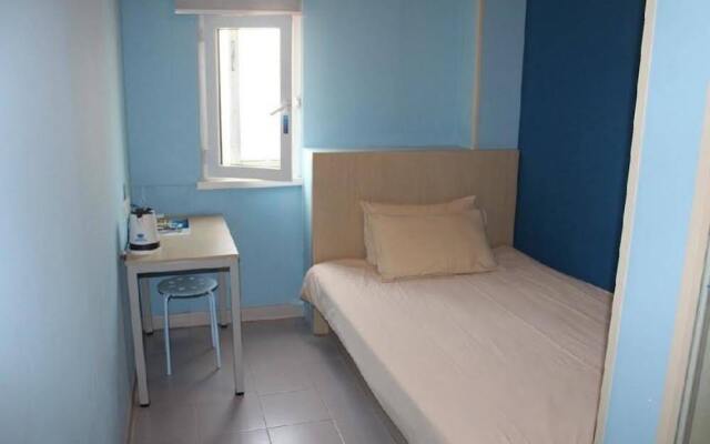 Baishi Express Yantai South Street Hotel