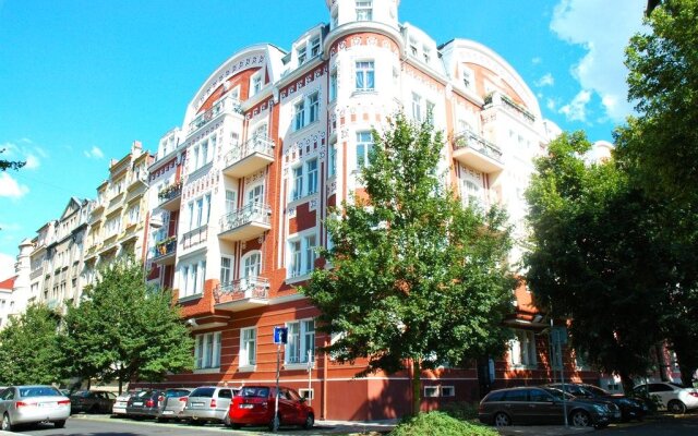 Lermontov Apartments