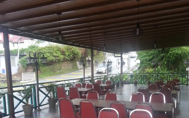 Iris House Hotel
