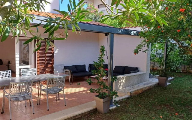 Sunny Street Holiday Home