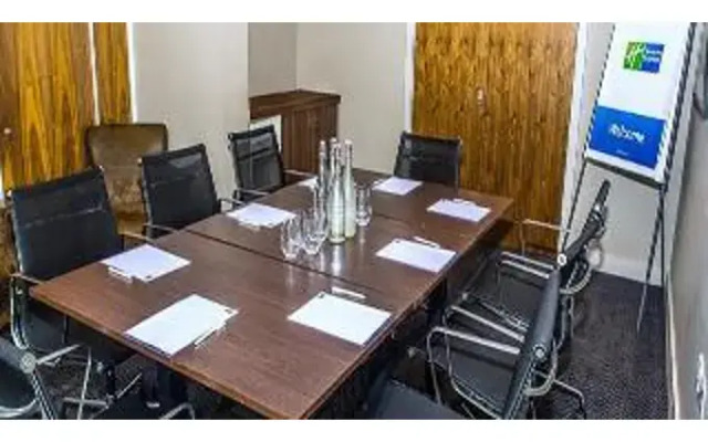 Holiday Inn Express Liverpool Hoylake
