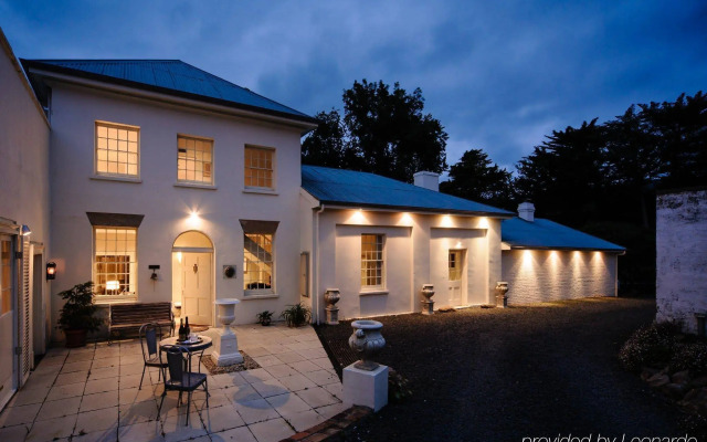 The Woodbridge Waterfront Rooms.