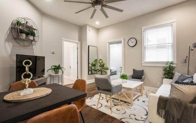 Gorgeous 3BR 2BA on Frankfort | by Cozysuites