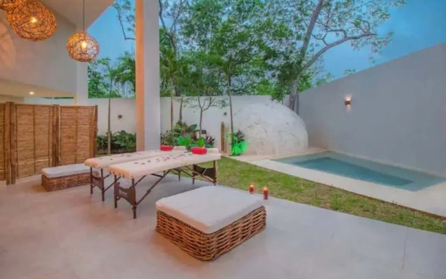 Studio W/private Pool Gym Relaxing Green Areas
