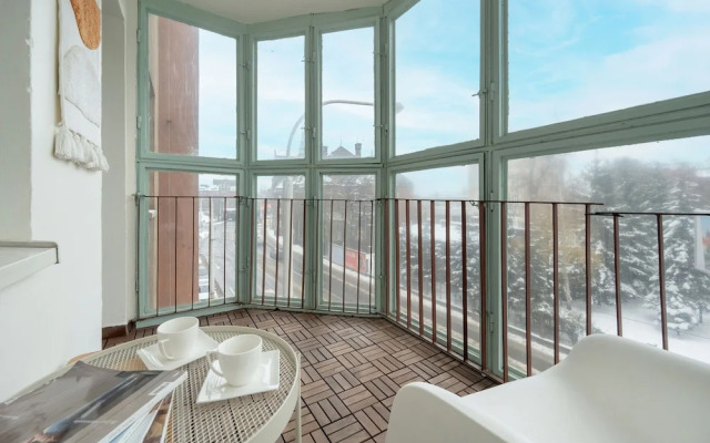 Charming Trzebnicka Apartment by Renters