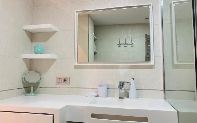 Cathedral Studio, Luxury studio in Cathedral area, Parking Optional