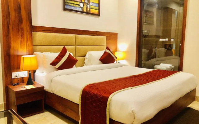 Red Crown Hotel
