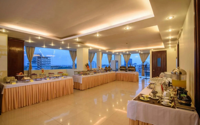 Hue Crown Boutique Hotel