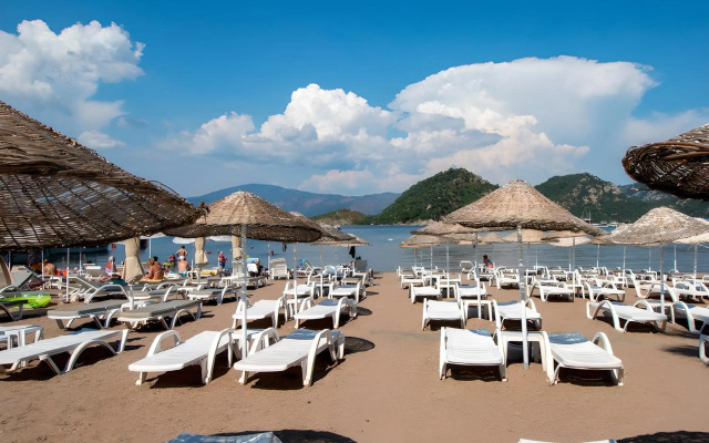 Supreme Beach - Adults Only