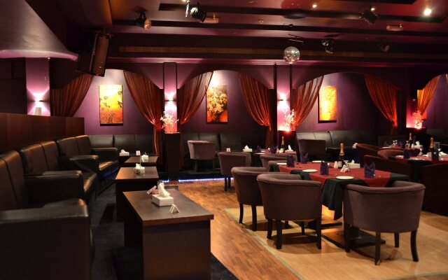 Pars International Hotel