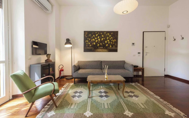 Poliziano Apartment by Mmega