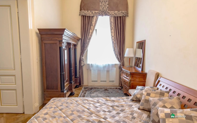 Luxury location, garden and terrace. City Center