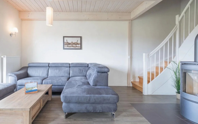 Exklusiv Eingerichtetes Ferienhaus in Strandnahe