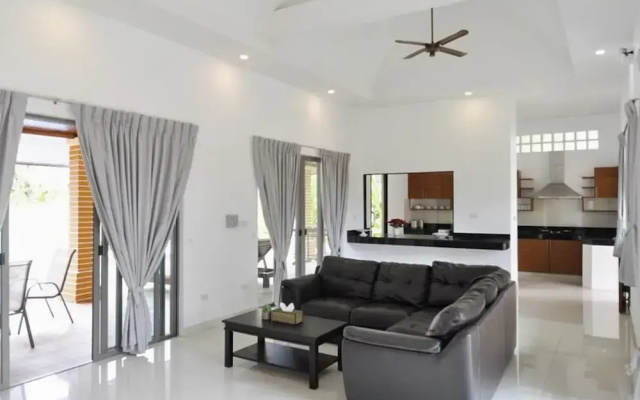 CAPITAL O887 Orchid Garden Villa 2