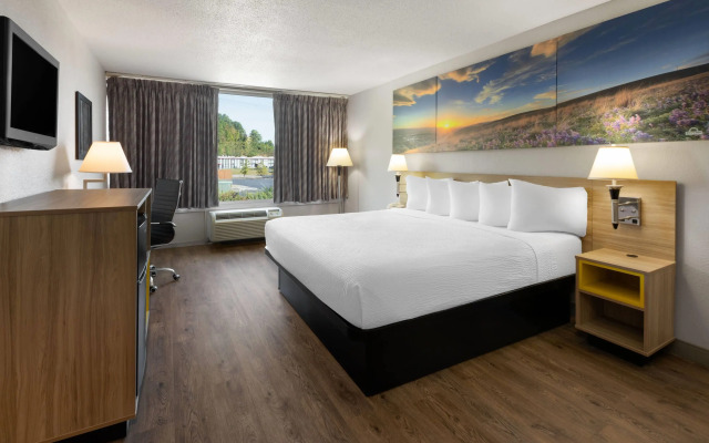 Days Inn by Wyndham Cambridge