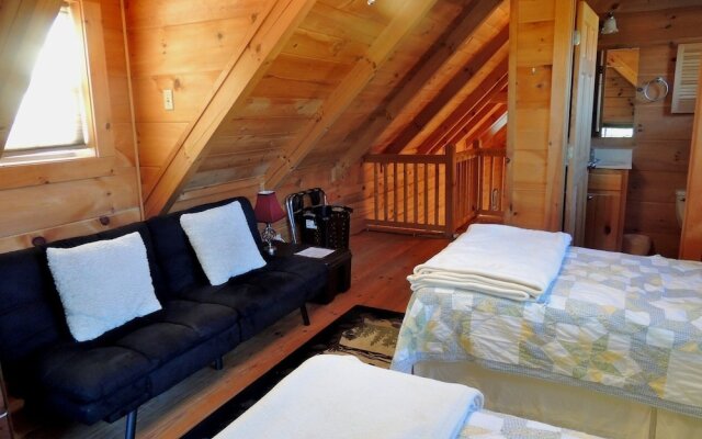 Limerick Lodge 3 Bedrooms 3.5 Bathrooms Cabin
