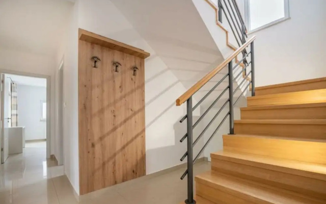 Villa Dvor Comfortable Holiday Residence