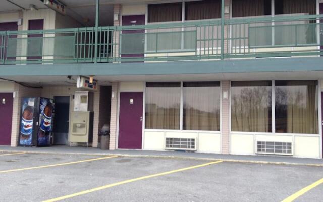 Knights Inn - Chilhowie