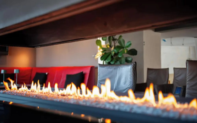 De Zon Hotel & Restaurant by Flow