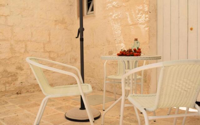 Sardedd White Luxury