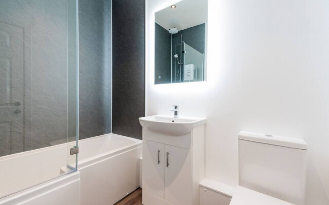 Bissets Bond - City Centre Warehouse Apartment